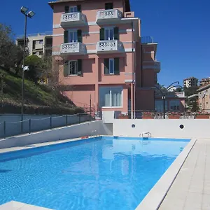 https://hotel-villa-adele.hotelitalianriviera.com